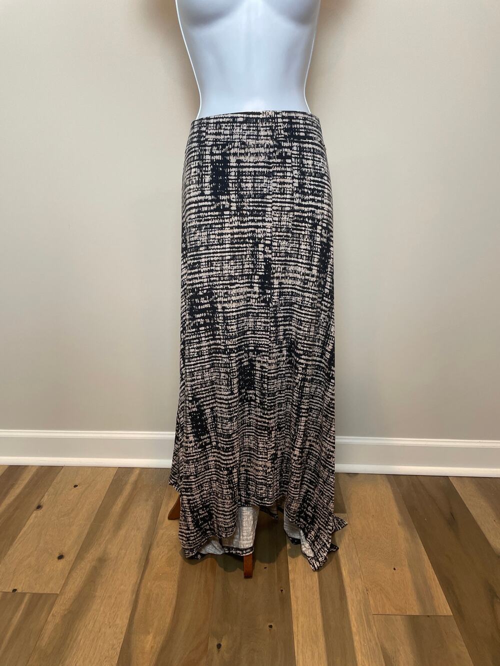 Calvin Klein Large Jersey Maxi Skirt Black Beige Pattern Asymmetrical Hem